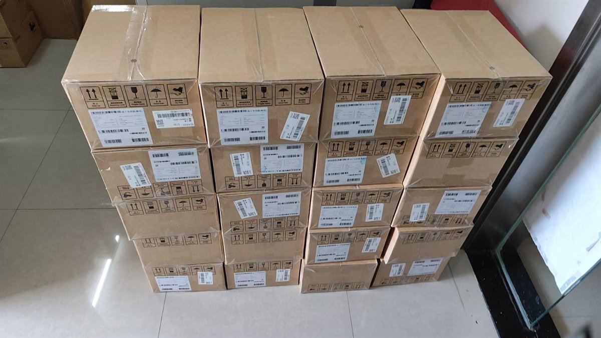 带标签的批量包装箱供货样例